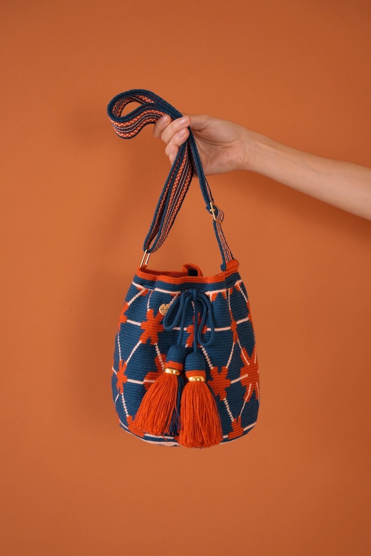 Sac seau Anémone Grand Modèle - Bleu marine, rouille & poudre avec bandoulière réglable