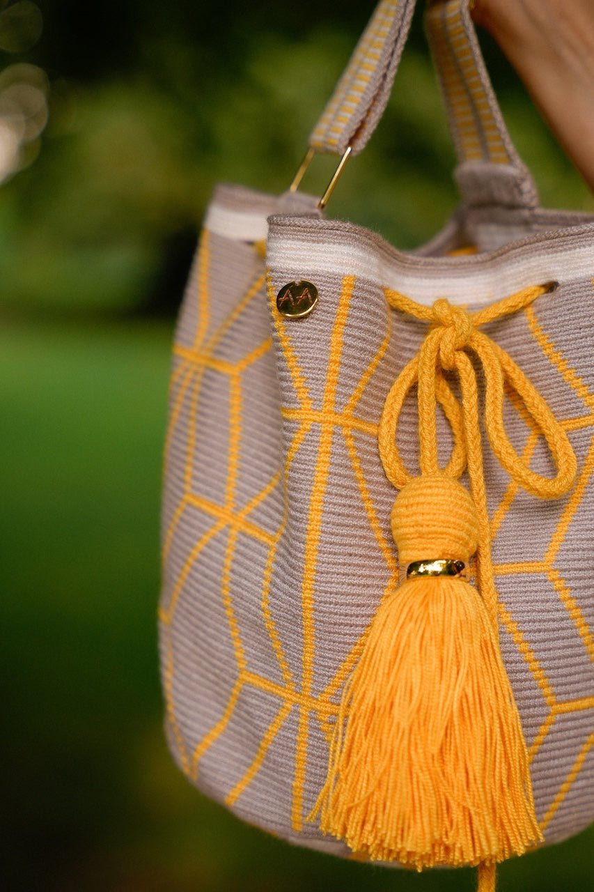 Flor Medium crossbody bucket bag Ash/Lemon Adjustable Strap