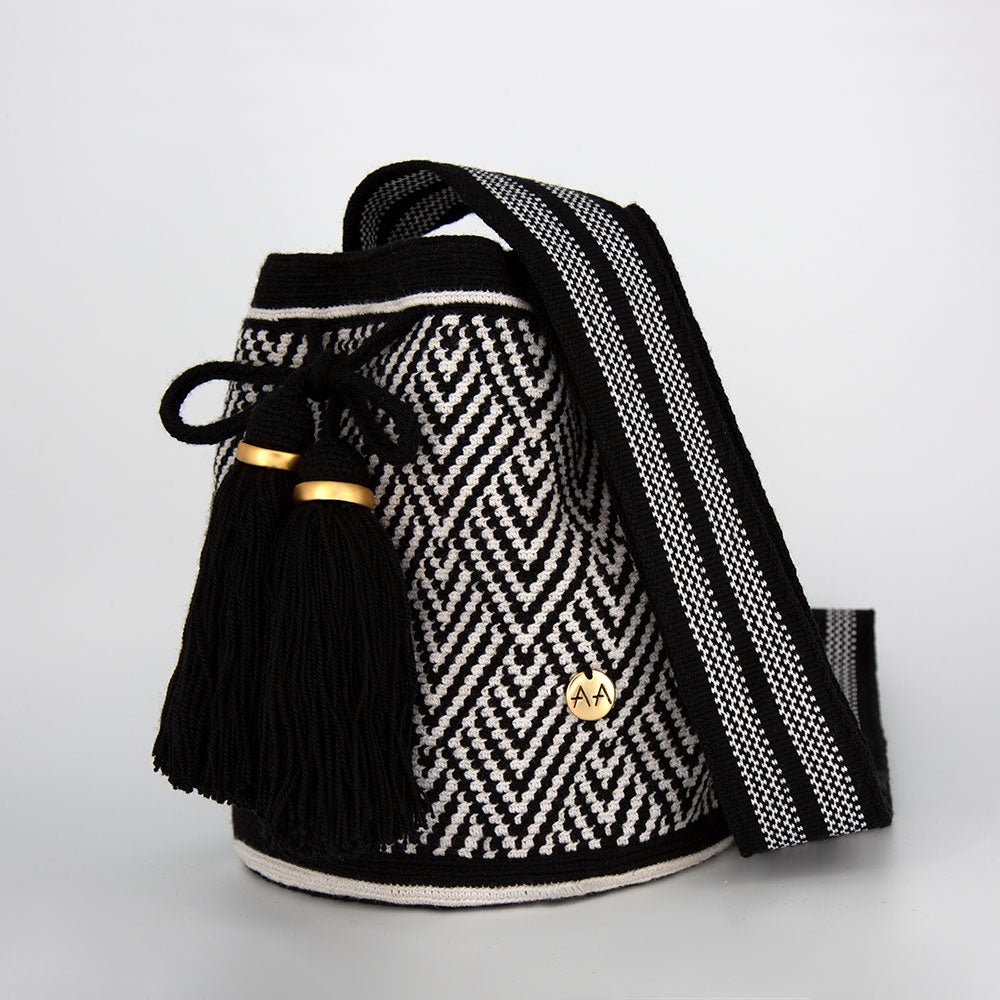 Medium Escama Bag - Black & White