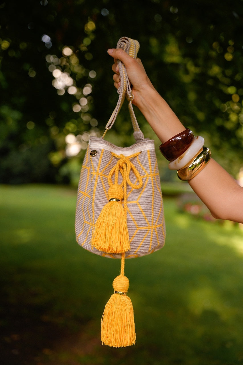 Flor Medium crossbody bucket bag Ash/Lemon Adjustable Strap
