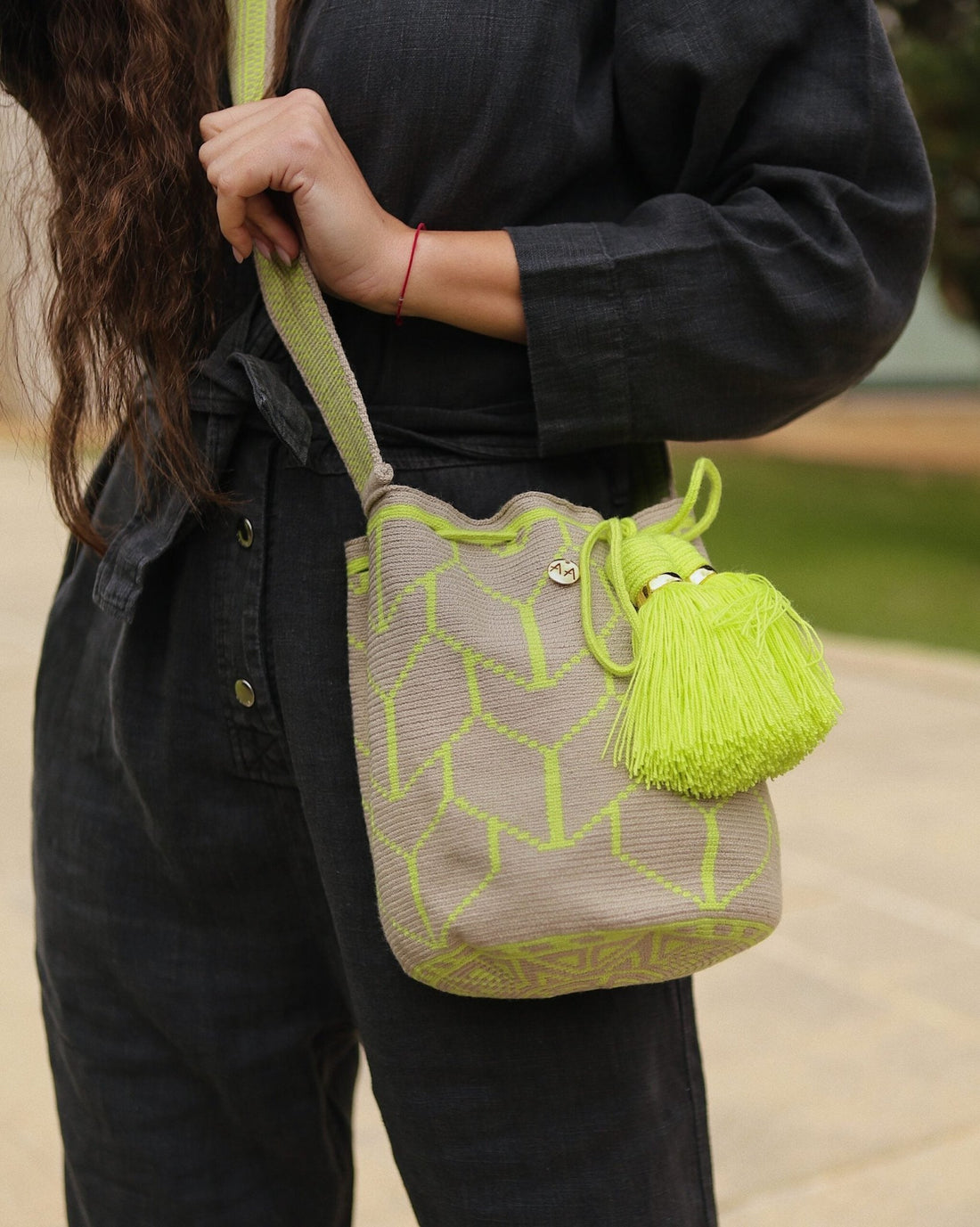 Carola Large bucket bag - Ash & Neon green